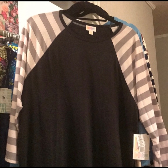 LuLaRoe Tops - Lularoe Randy 3xl Solid black with striped sleeves